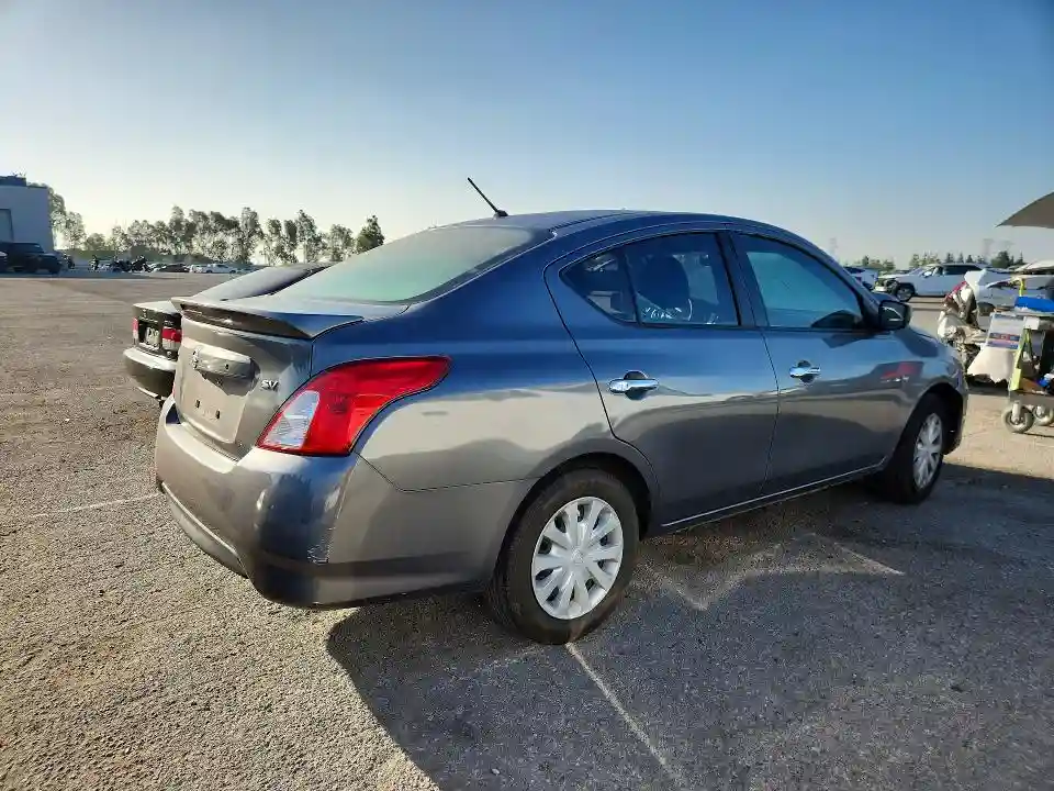 3N1CN7AP2JL885067 2018 NISSAN VERSA-2
