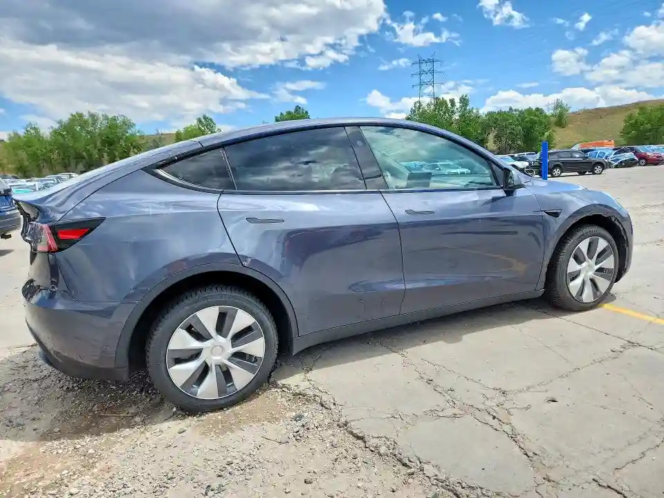 7SAYGDEE8PF935484 2023 TESLA MODEL Y-2