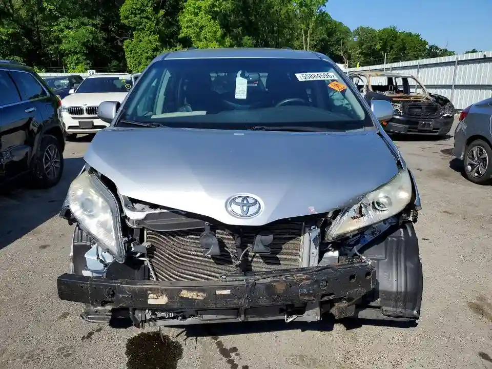 5TDKK3DC7FS540654 2015 TOYOTA SIENNA-4