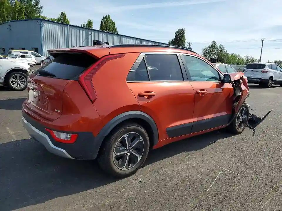 KNDCS3LF0P5063623 2023 KIA NIRO-2