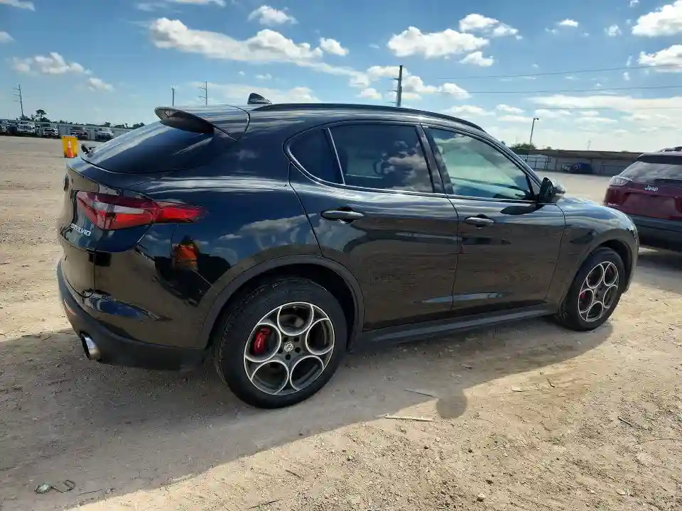 ZASFAKPNXJ7B85520 2018 ALFA ROMEO STELVIO-2
