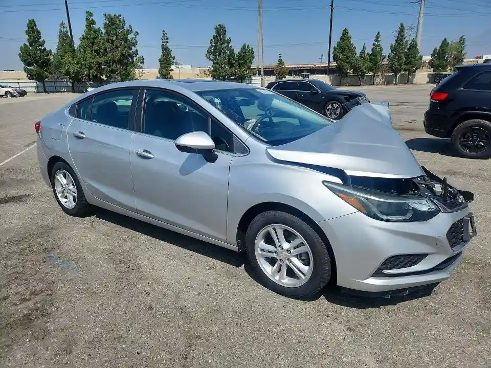 1G1BE5SM7J7132181 2018 CHEVROLET CRUZE-3