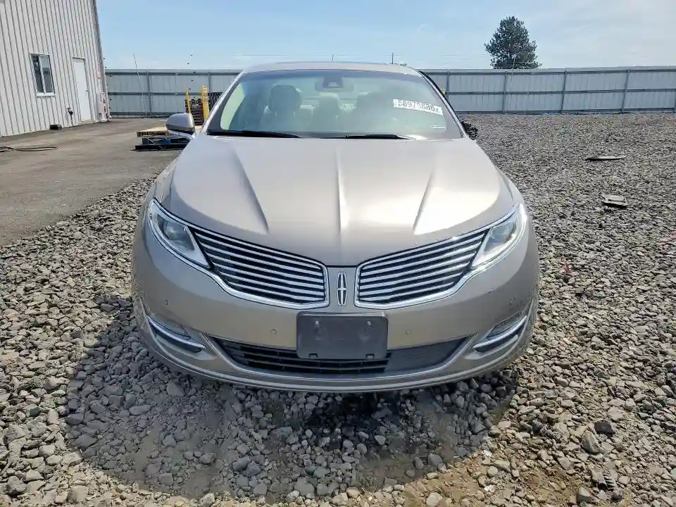 3LN6L2LU7GR619017 2016 LINCOLN MKZ-4