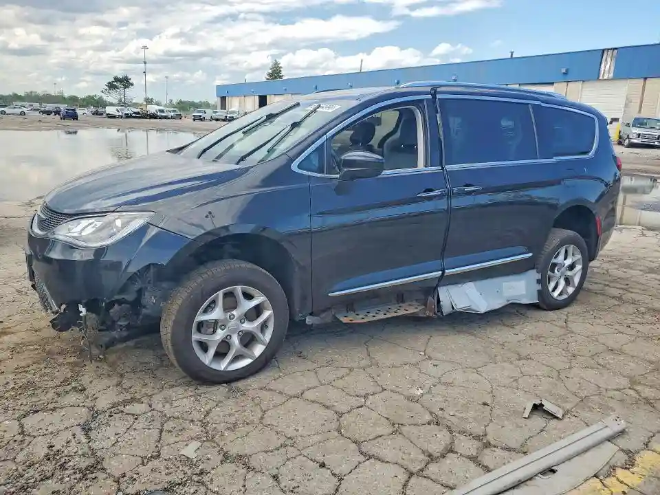 2C4RC1BG8JR314923 2018 CHRYSLER PACIFICA-0