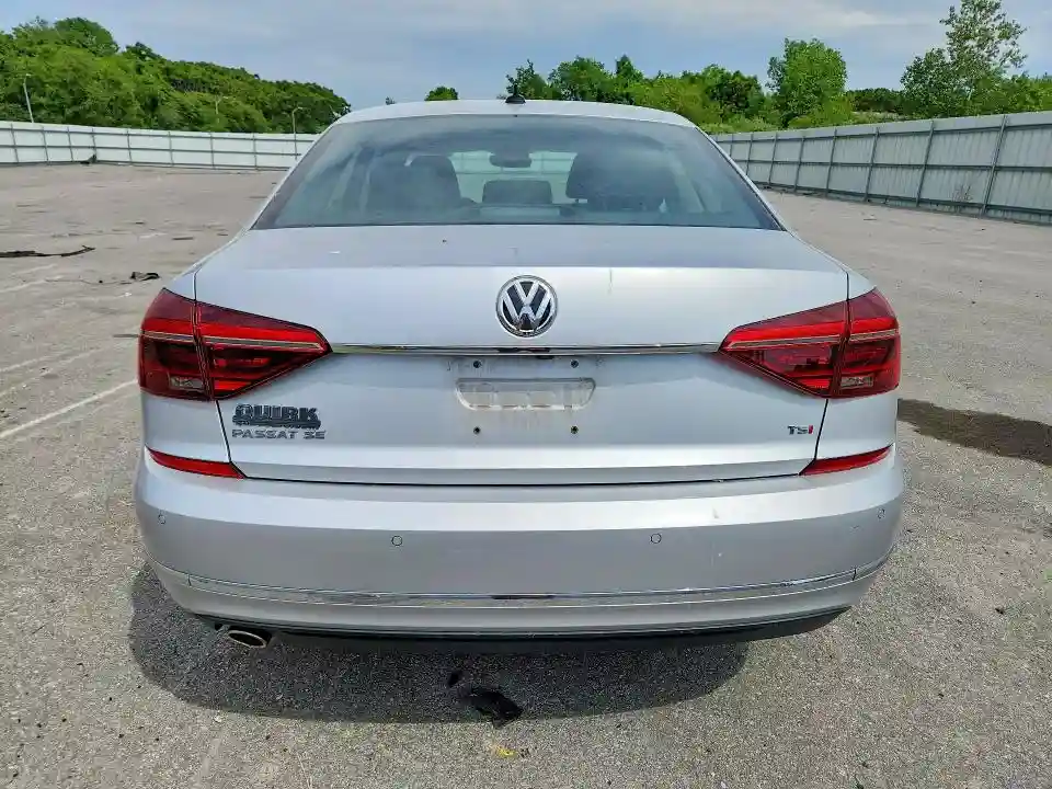1VWBA7A36JC000878 2018 VOLKSWAGEN PASSAT-5