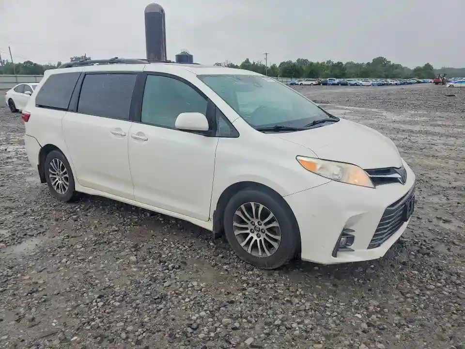 5TDYZ3DC8JS943458 2018 TOYOTA SIENNA-3