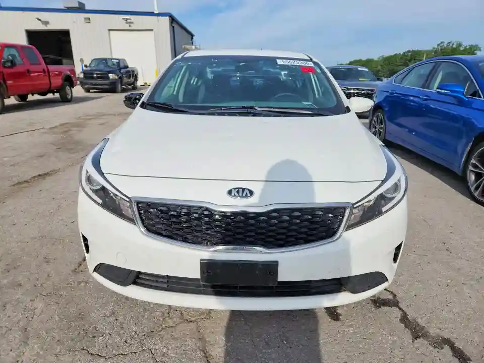 3KPFK4A79JE235657 2018 KIA FORTE-4
