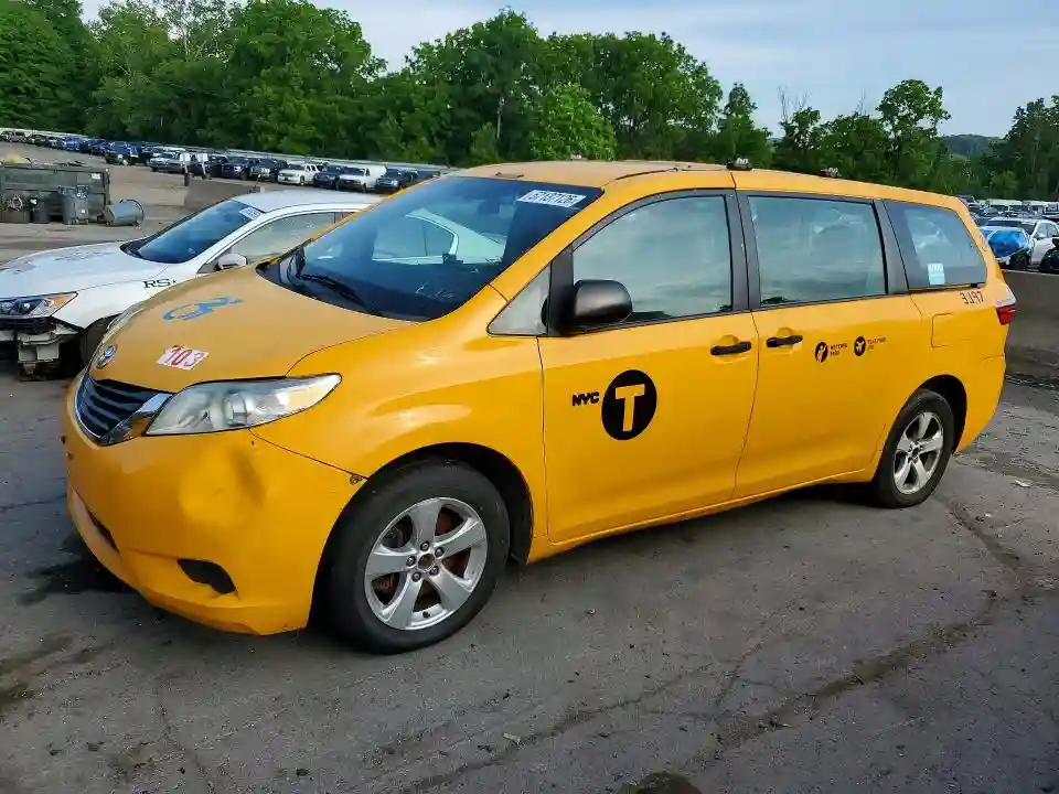 5TDZK3DC2GS718146 2016 TOYOTA SIENNA-0