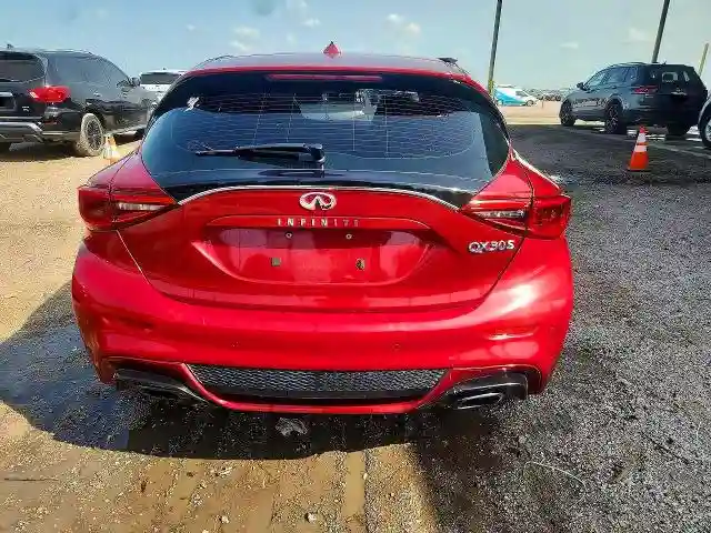 SJKCH5CP1JA057277 2018 INFINITI QX30-5