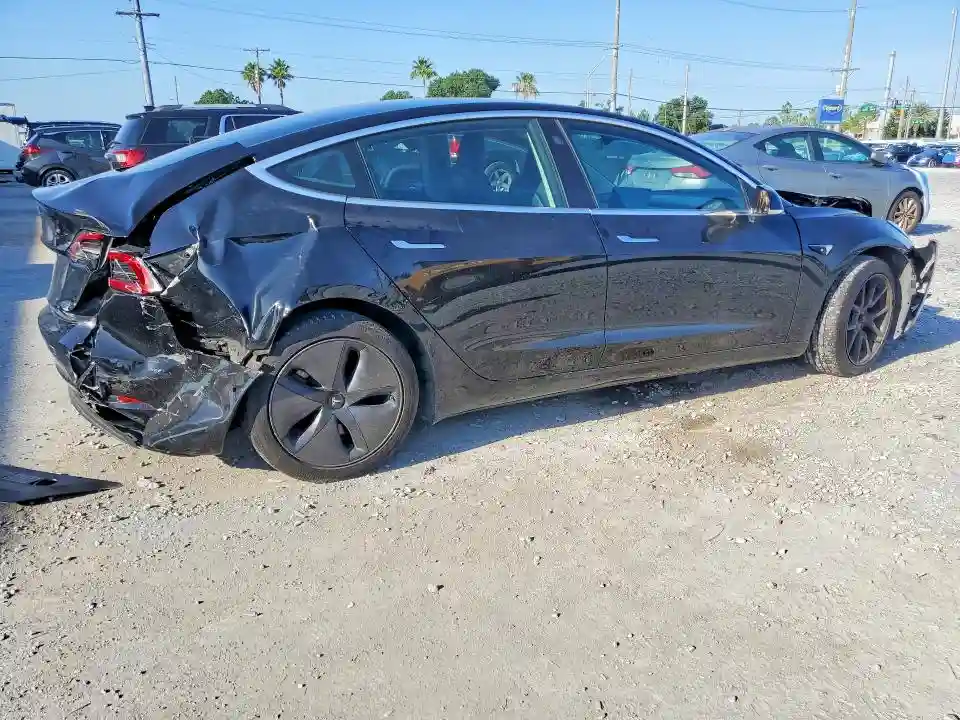 5YJ3E1EA0KF316993 2019 TESLA MODEL 3-2