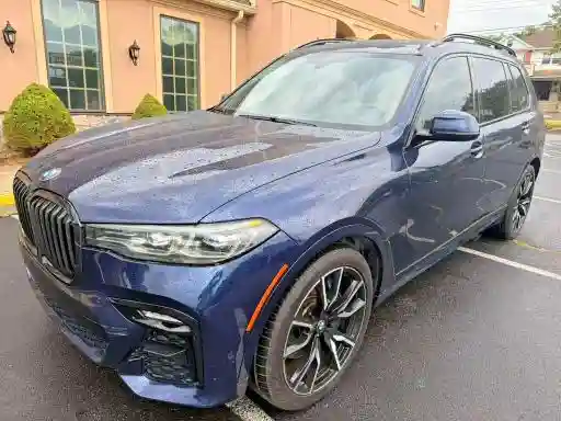 5UXCW2C04N9M02866 2022 BMW X7-0