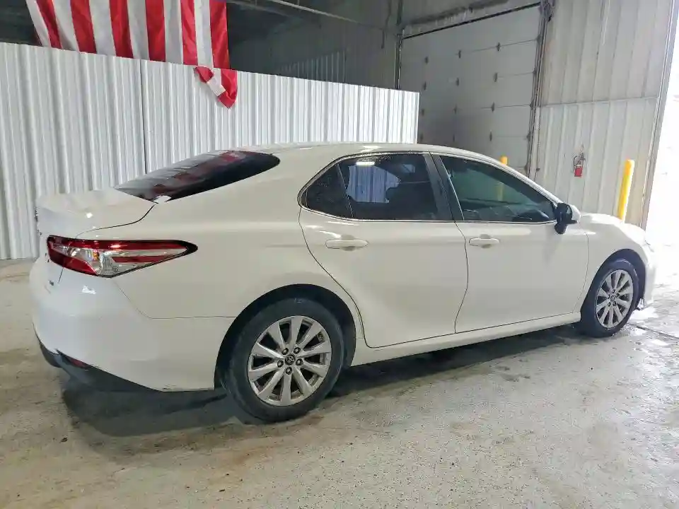 JTNB11HK8J3033406 2018 TOYOTA CAMRY-2