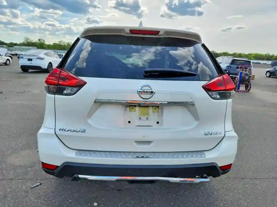 JN8AT2MV7JW352704 2018 NISSAN ROGUE-5