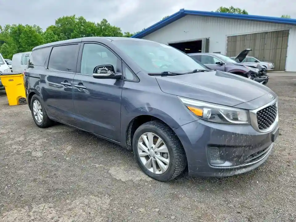 KNDMB5C19J6395775 2018 KIA SEDONA-3