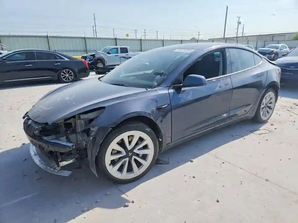 5YJ3E1EB9NF163933 2022 TESLA MODEL 3-0