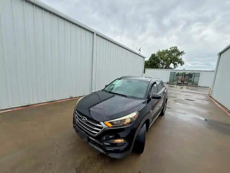KM8J3CA45JU713741 2018 HYUNDAI TUCSON-1
