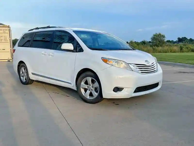 5TDKK3DC3FS547083 2015 TOYOTA SIENNA-0