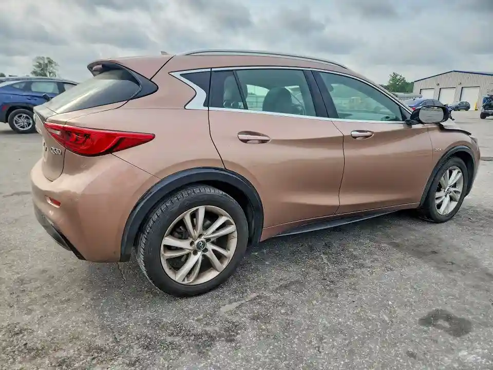SJKCH5CP3KA008597 2019 INFINITI QX30-2