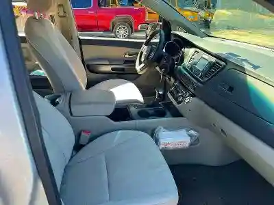 KNDMA5C12J6400723 2018 KIA SEDONA-4