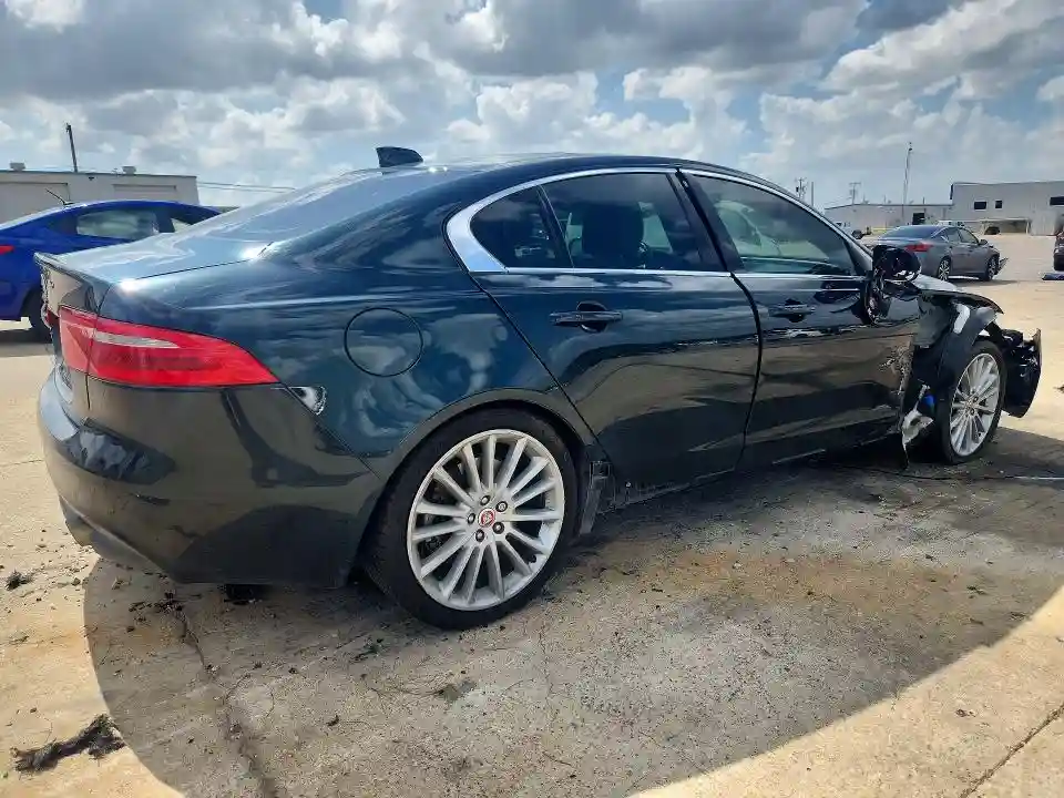 SAJAK4BV5HA966513 2017 JAGUAR XE-2