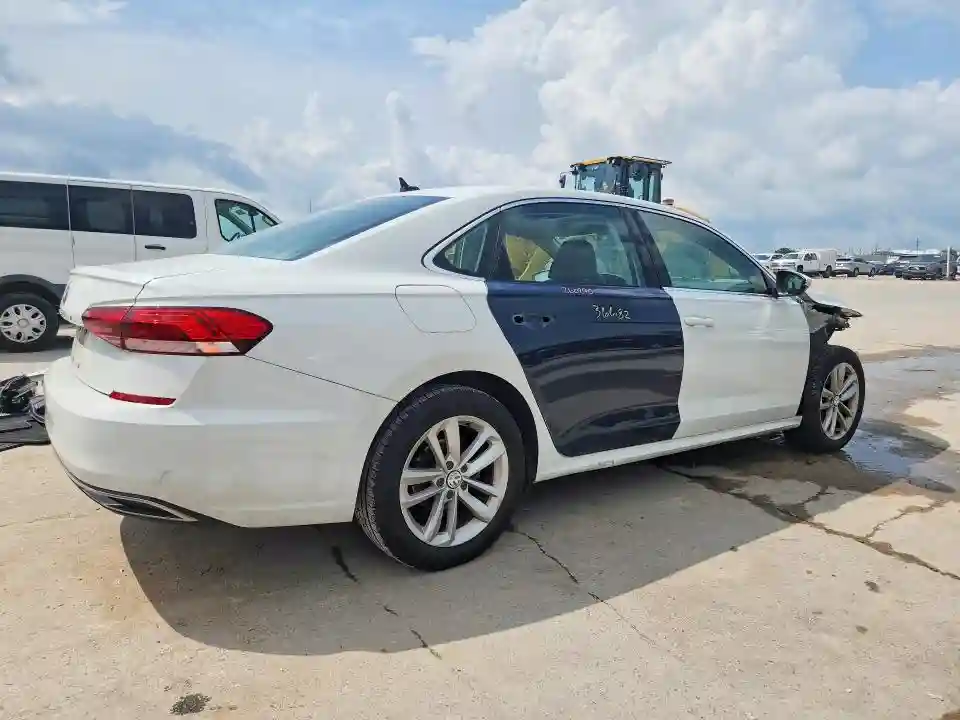 1VWWA7A3XLC005957 2020 VOLKSWAGEN PASSAT-2