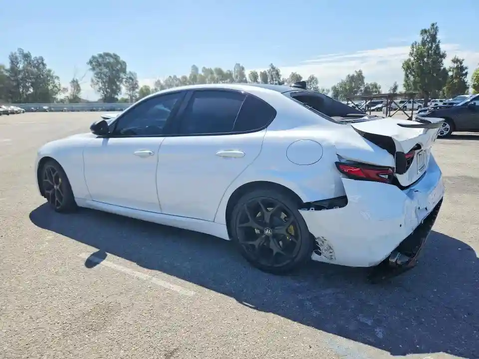 ZARFAMBN8M7647093 2021 ALFA ROMEO GIULIA-1