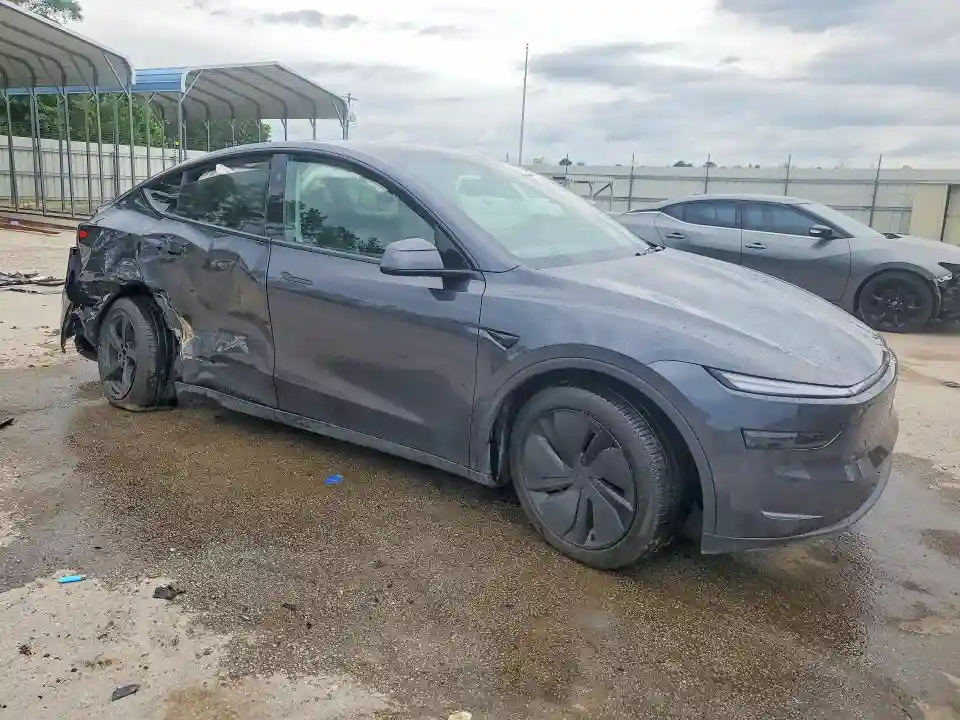 7SAYGDEE2TA409598 2026 TESLA MODEL Y-3