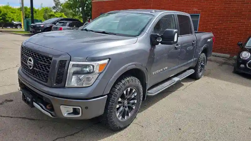 1N6AA1E53JN524384 2018 NISSAN TITAN-1