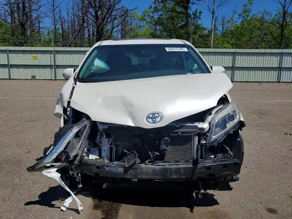 5TDDZ3DC1HS161771 2017 TOYOTA SIENNA-4