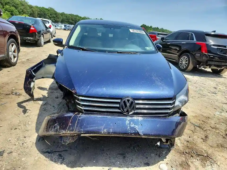 1VWBT7A37FC008831 2015 VOLKSWAGEN PASSAT-4