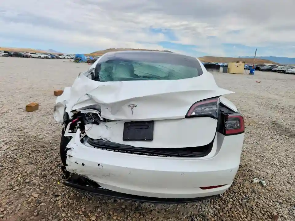5YJ3E1EA8MF989887 2021 TESLA MODEL 3-5
