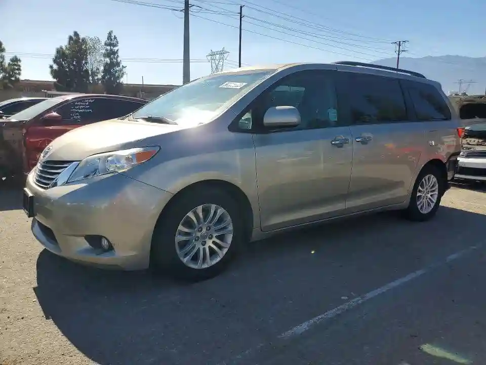 5TDYK3DC8GS751390 2016 TOYOTA SIENNA-0