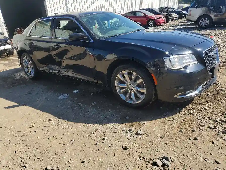 2C3CCARG0KH517571 2019 CHRYSLER 300-3