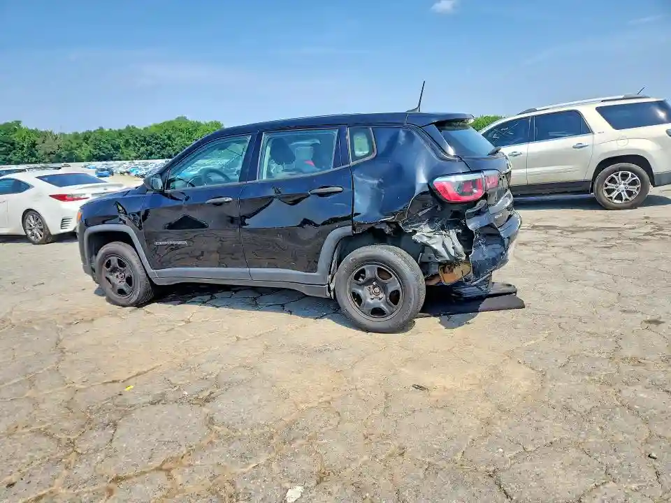 3C4NJDAB8JT100457 2018 JEEP COMPASS-1