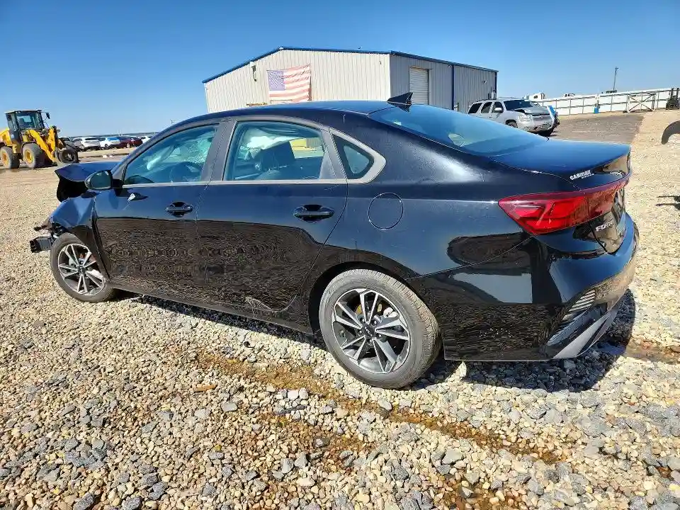 3KPF24AD5PE642759 2023 KIA FORTE LXS-1