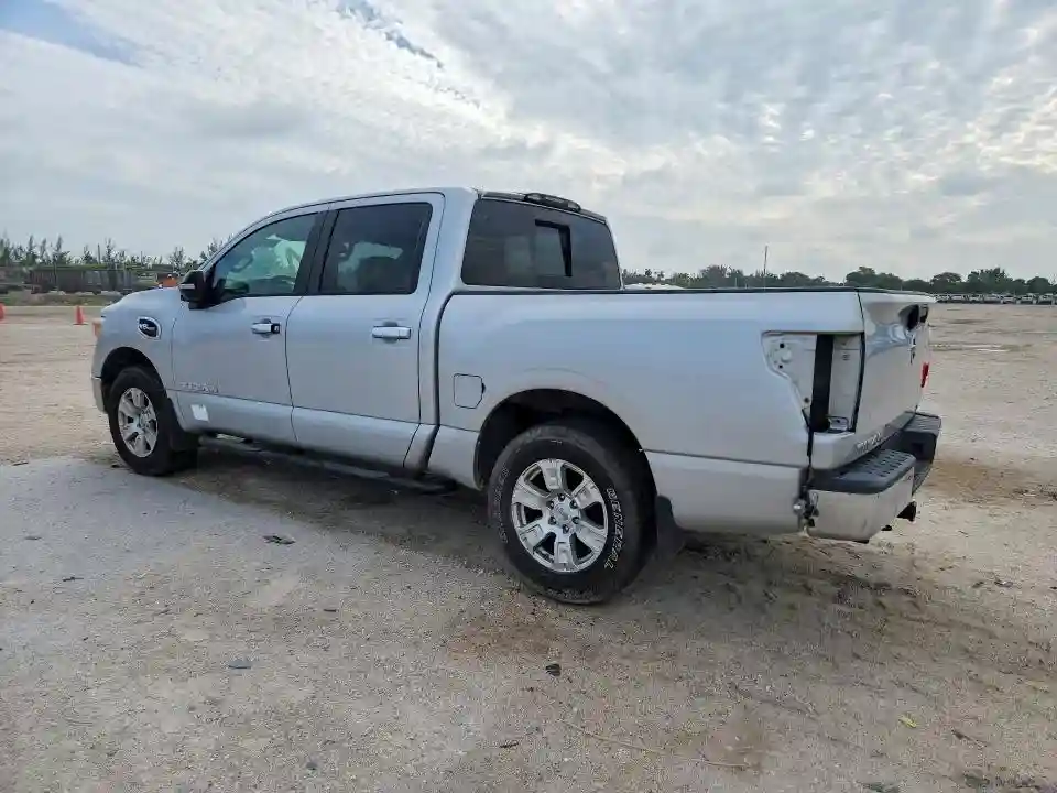 1N6AA1EK2HN518012 2017 NISSAN TITAN-1