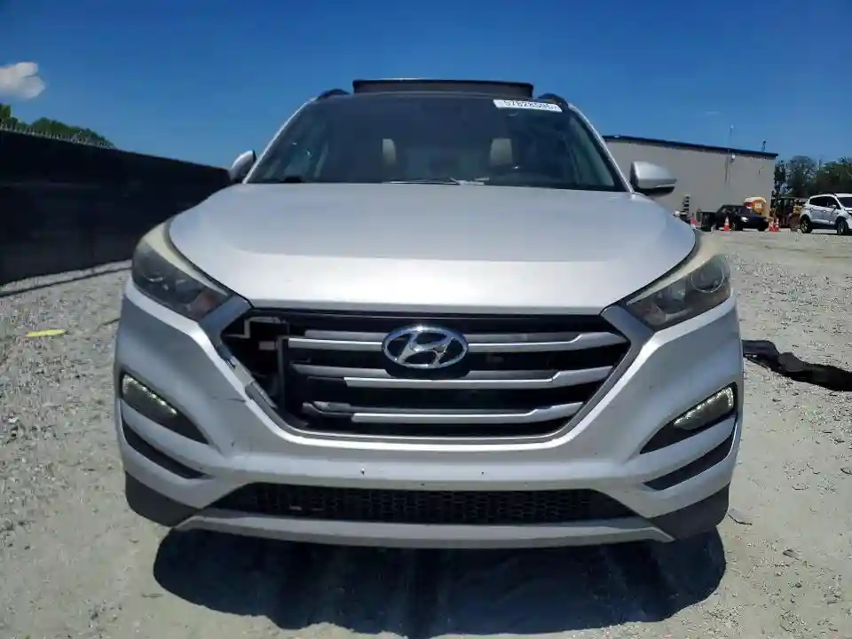 KM8J3CA24JU688765 2018 HYUNDAI TUCSON-4