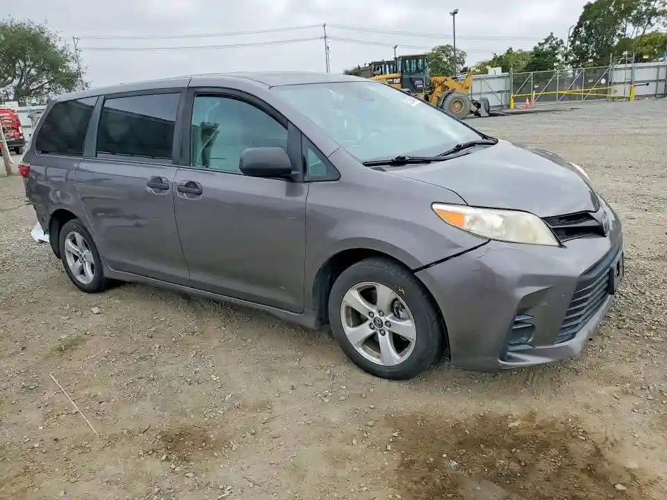 5TDZZ3DC0KS969879 2019 TOYOTA SIENNA L 7-3