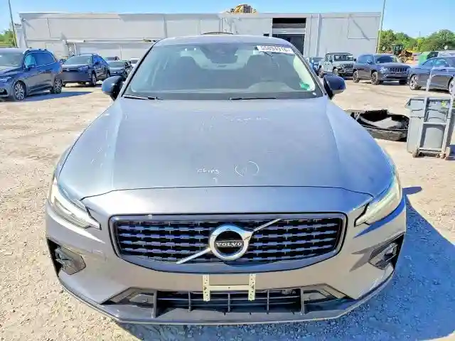 7JR102TZ5MG118683 2021 VOLVO S60-4