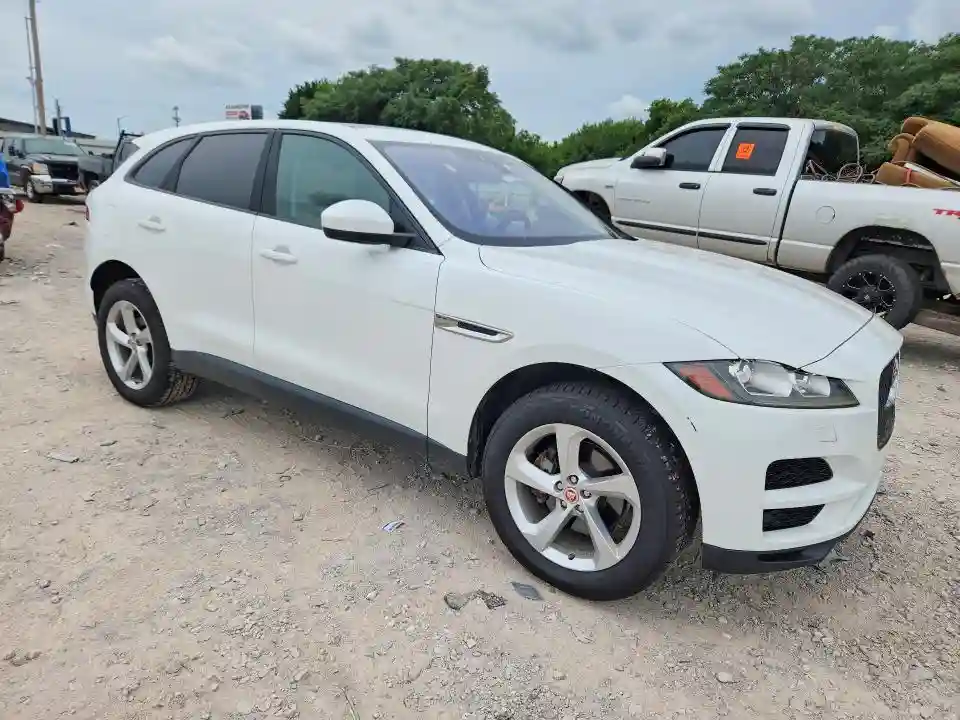 SADCJ2BN0HA095278 2017 JAGUAR F-PACE-3