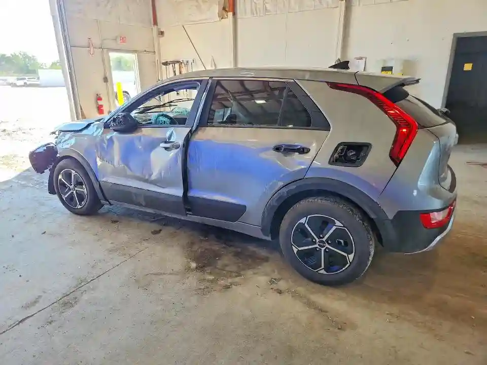 KNDCP3LE9T5324136 2026 KIA NIRO-1
