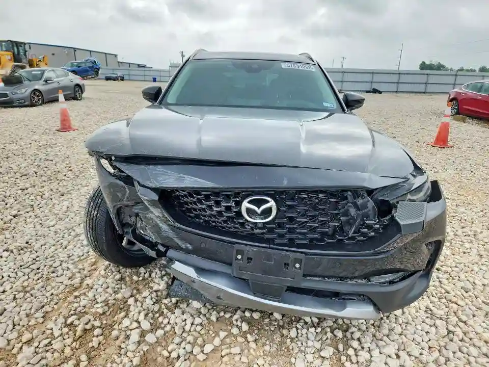 7MMVABEY3PN119686 2023 MAZDA CX-50-4