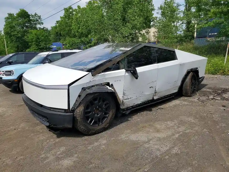 7G2CEHED7RA014463 2024 TESLA CYBERTRUCK-0