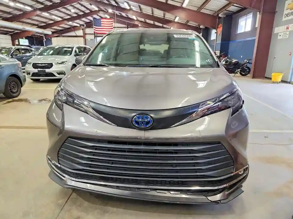 5TDYSKFC7RS114503 2024 TOYOTA SIENNA-4