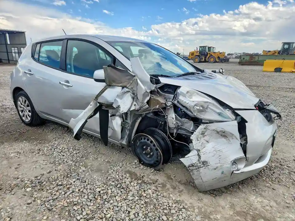 1N4AZ0CP4FC334824 2015 NISSAN LEAF-3