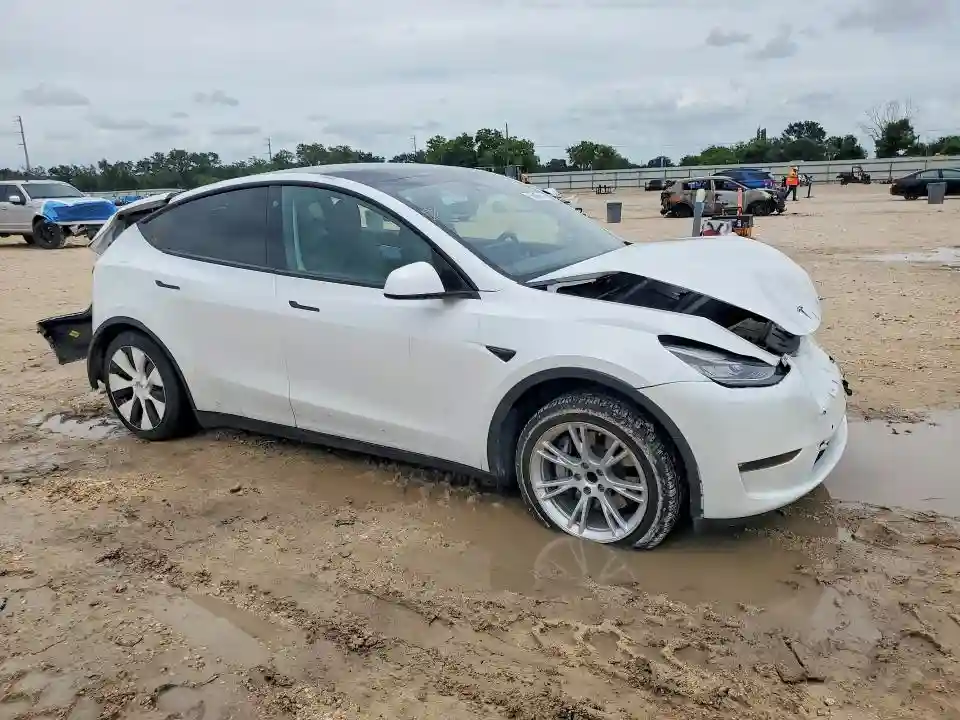 5YJYGDED8MF110626 2021 TESLA MODEL Y-3