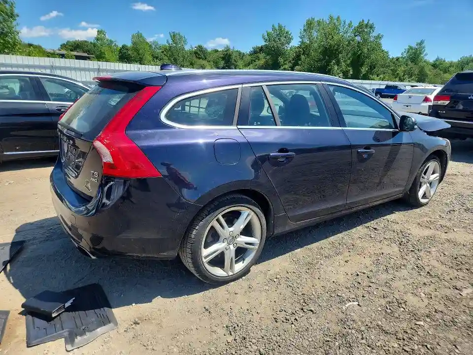 YV140MSK0H1372686 2017 VOLVO V60-2