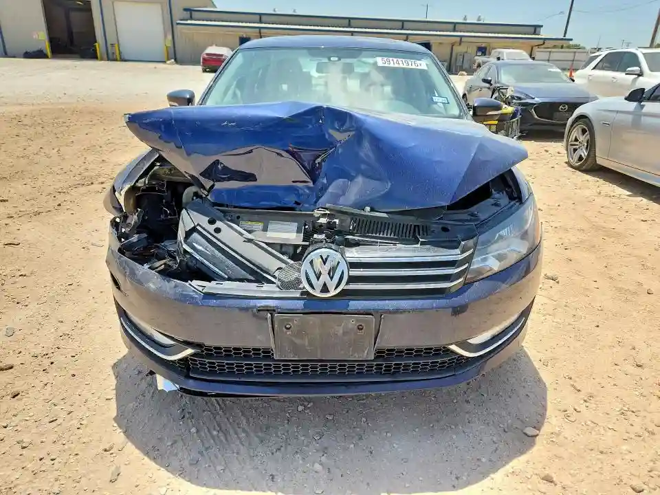 1VWBV7A36FC046982 2015 VOLKSWAGEN PASSAT-4