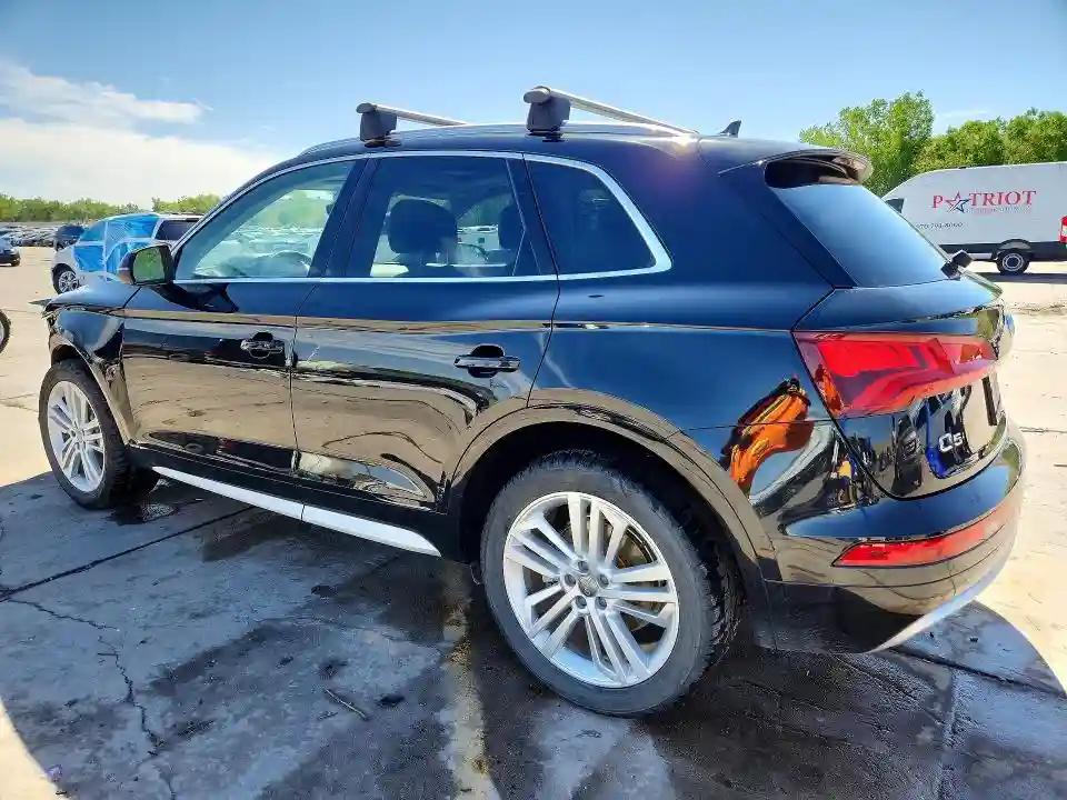 WA1BNAFY7J2137580 2018 AUDI Q5-1