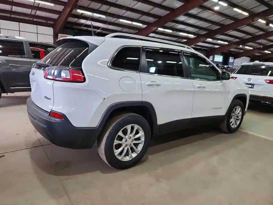 1C4PJMCB7KD136914 2019 JEEP CHEROKEE-2